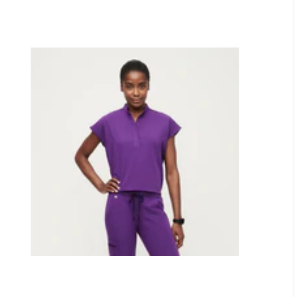 Figs scrubs: small petite pants and XS top